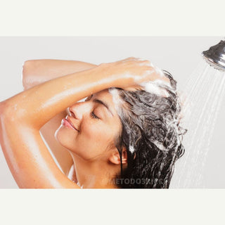 QUANTE VOLTE LAVARE I CAPELLI RICCI?